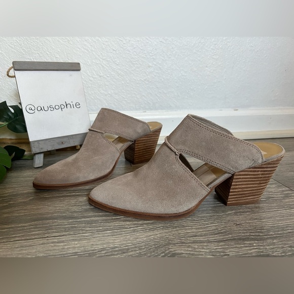 Dolce vita rogin suede cut out heeled mules in tan. Size 8 - Picture 5 of 9